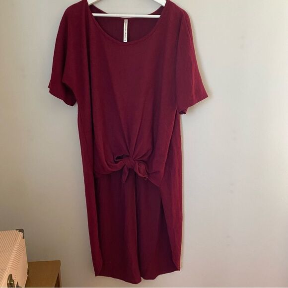 Forgotten Grace Top High Low Tie Front Soft Comfy Short Sleeve Dark Red Casual - Picture 1 of 11